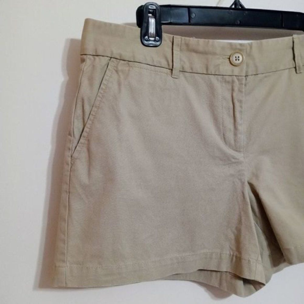 Ann Taylor LOFT Khaki Modern Shorts Size 8 - Picture 2 of 11